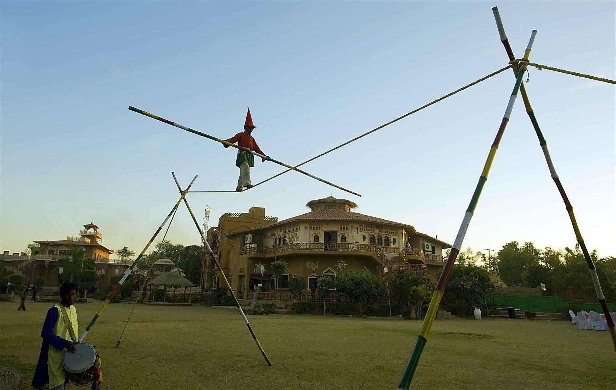 ג'ודפור Nirali Dhani Ethnic Heritage Hotel And Resort מראה חיצוני תמונה